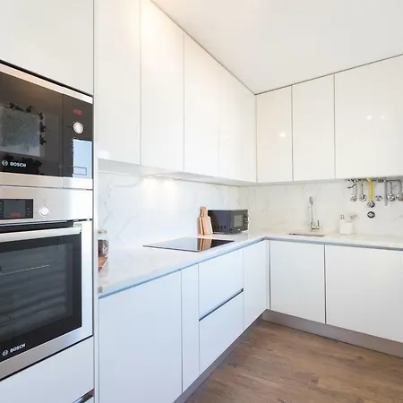 Daire Alfama Lounge Three-bedroom W/ River View And Parking - By Lu Holidays Lisboa