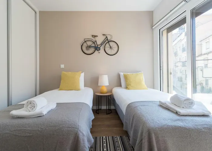 Alfama Lounge Three-bedroom W/ River View And Parking - By Lu Holidays דירה ליסבון