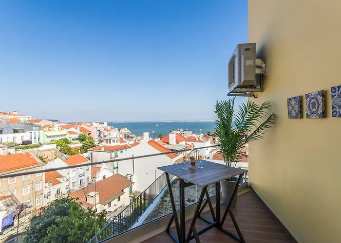 Alfama Lounge Three-bedroom W/ River View And Parking - By Lu Holidays דירה *