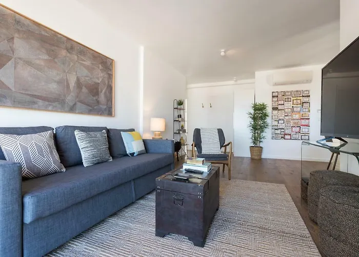 דירה Alfama Lounge Three-bedroom W/ River View And Parking - By Lu Holidays ליסבון