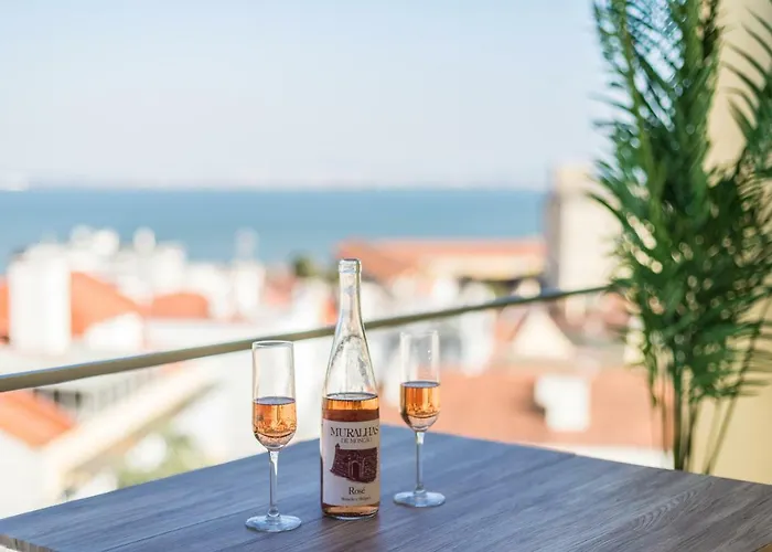 Alfama Lounge Three-bedroom W/ River View And Parking - By Lu Holidays *