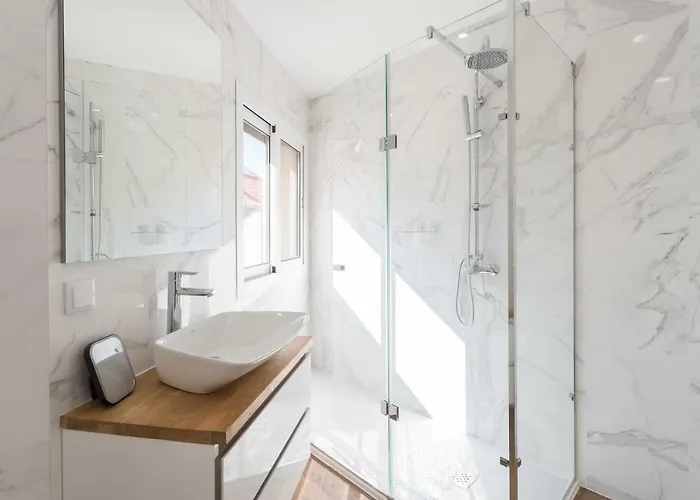 Alfama Lounge Three-bedroom W/ River View And Parking - By Lu Holidays דירה