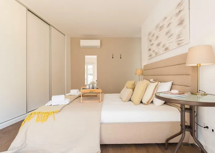 Alfama Lounge Three-bedroom W/ River View And Parking - By Lu Holidays ליסבון