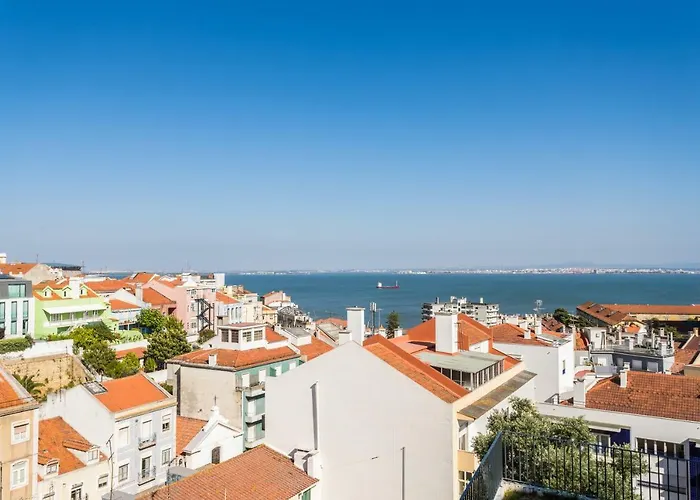 Alfama Lounge Three-bedroom W/ River View And Parking - By Lu Holidays דירה